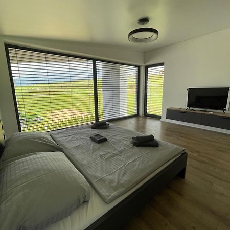 Luxury Apartments Maly Slavkov ภายนอก รูปภาพ