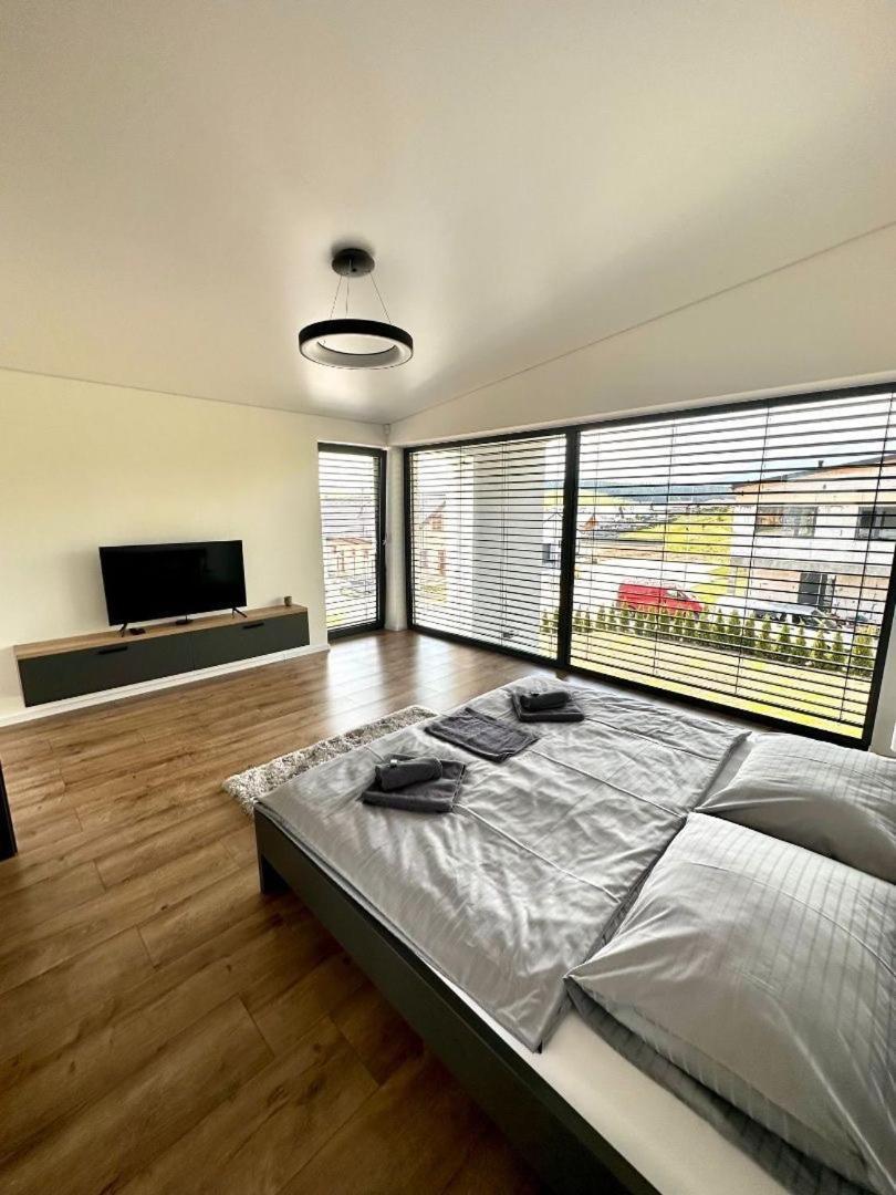 Luxury Apartments Maly Slavkov ภายนอก รูปภาพ