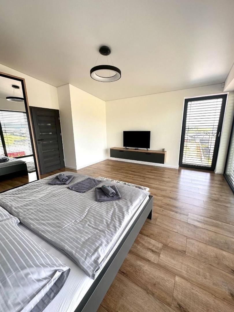 Luxury Apartments Maly Slavkov ภายนอก รูปภาพ