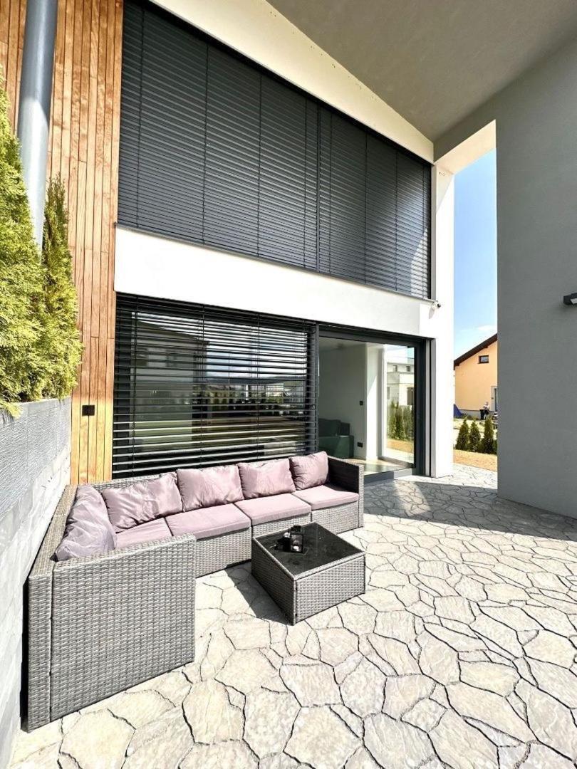 Luxury Apartments Maly Slavkov ภายนอก รูปภาพ
